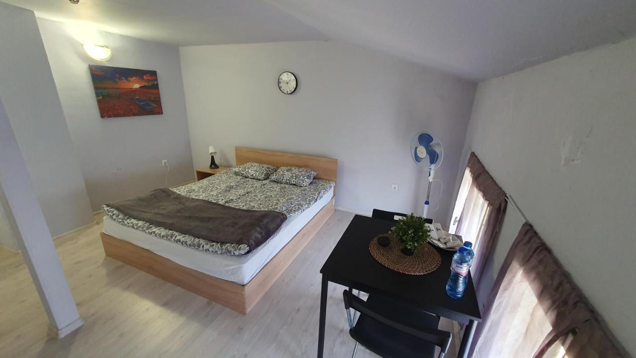 شقة فارنا  في Стаи За Гости Sun House المظهر الخارجي الصورة
